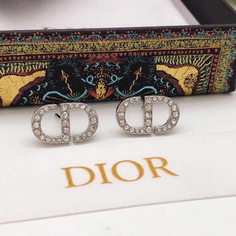 CHRISTIAN DIOR